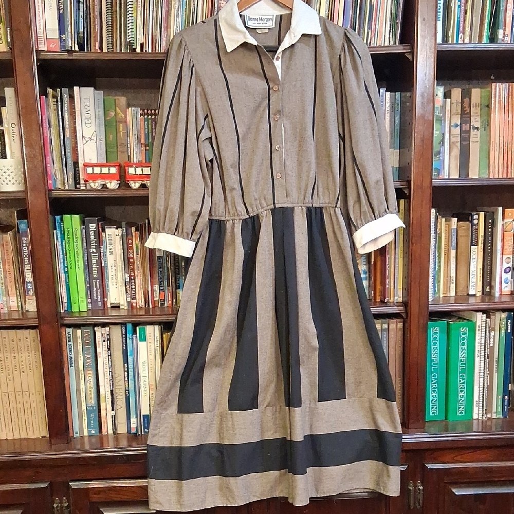 Vintage Donna Morgan Gray and Black Long Sleeve Dress